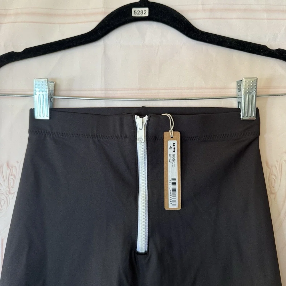 Skims Sporty Zipper Swim Short Size XXS Onyx Black NWT